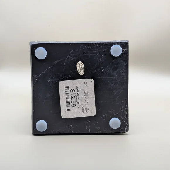 Elegant Gold and White Owl Sculpture on Books - Picture 5 of 5